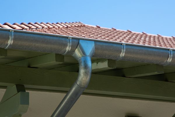 Eavestrough Repair in Columbia